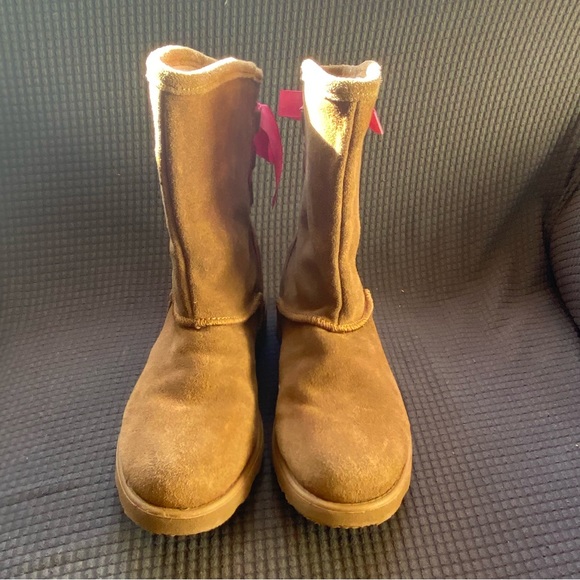 BearPaw “Carly” Shearling Boot Nubuck - Picture 6 of 15